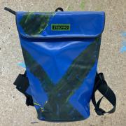 Rucksack mittel aus Gebrauchtplane - blau X